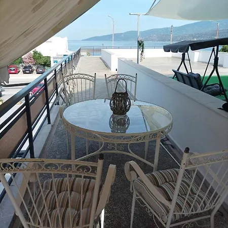 με θέα στη θάλασσα στα Apartmán Loutra Oraias Elenis