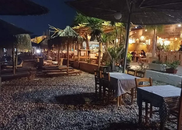 με θέα στη θάλασσα στα Loutra Oraias Elenis